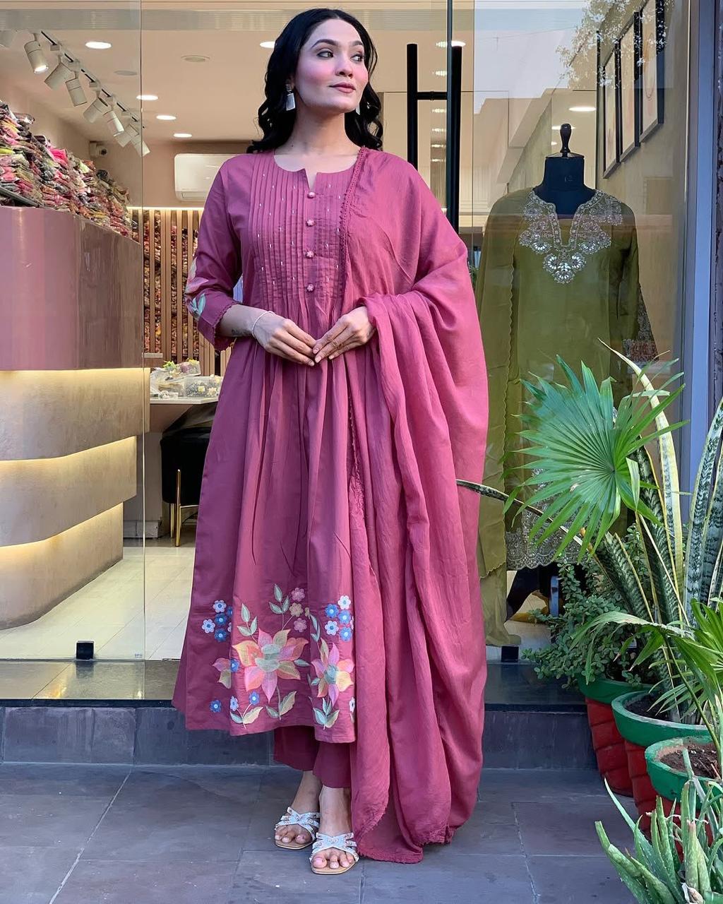 Floral Embroidered Kurta Set